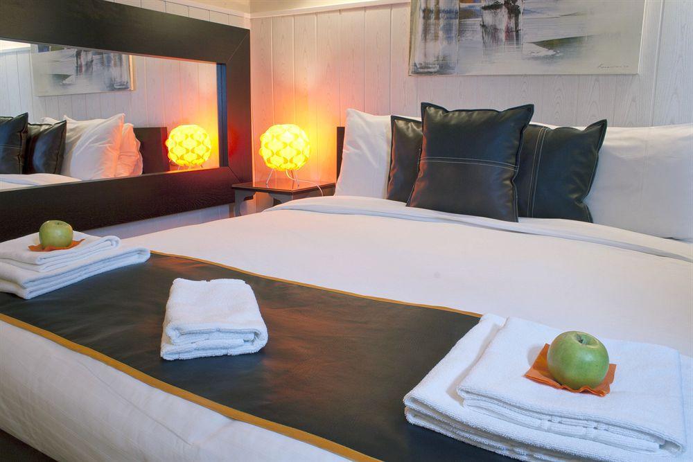 Hostal Oxum Мадрид Екстер'єр фото