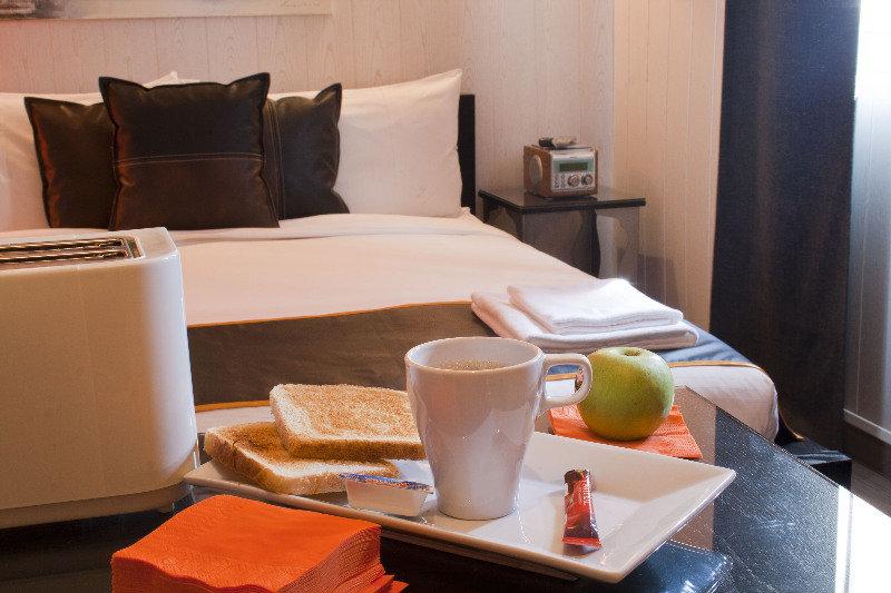 Hostal Oxum Мадрид Екстер'єр фото