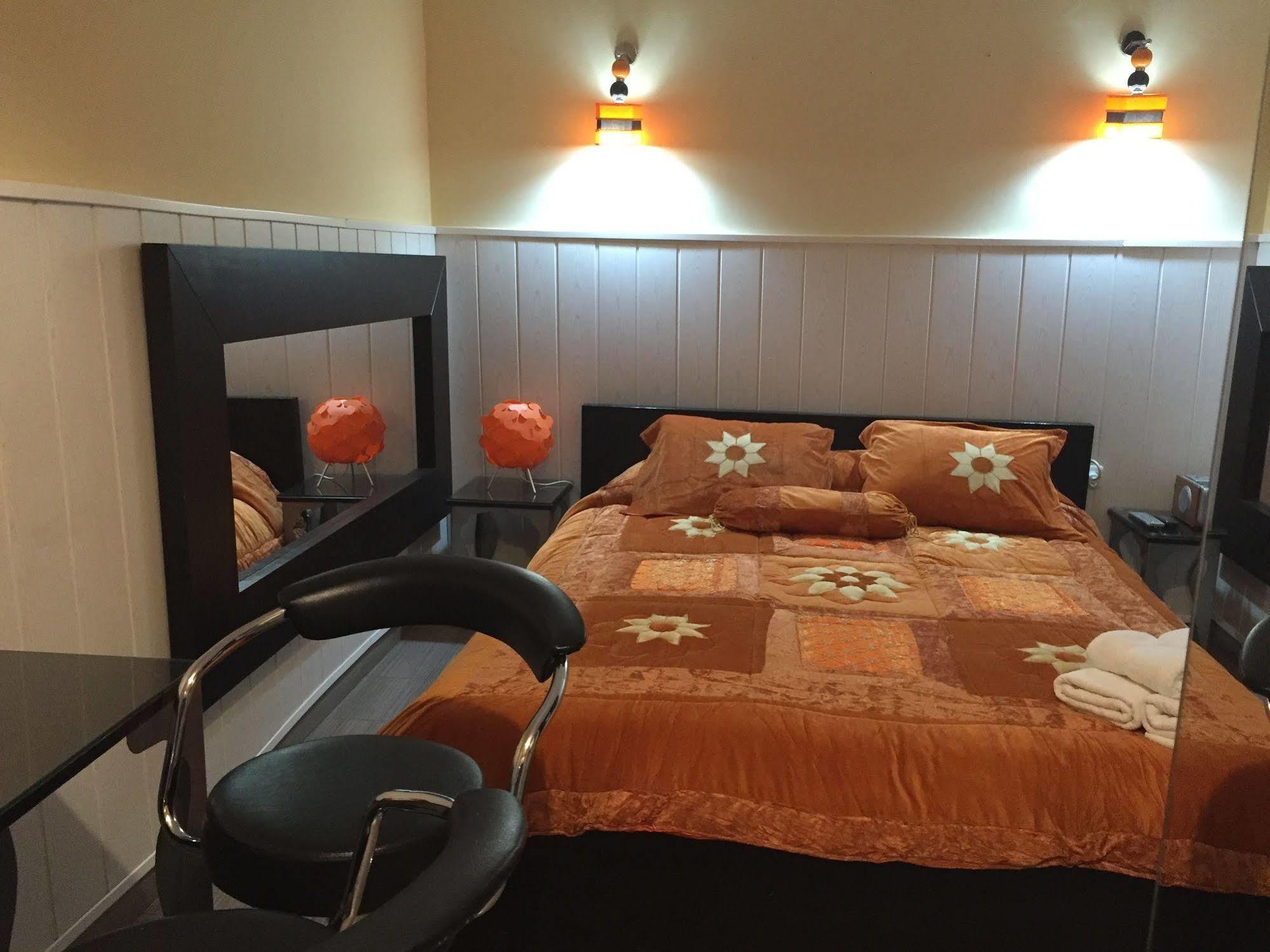 Hostal Oxum Мадрид Екстер'єр фото