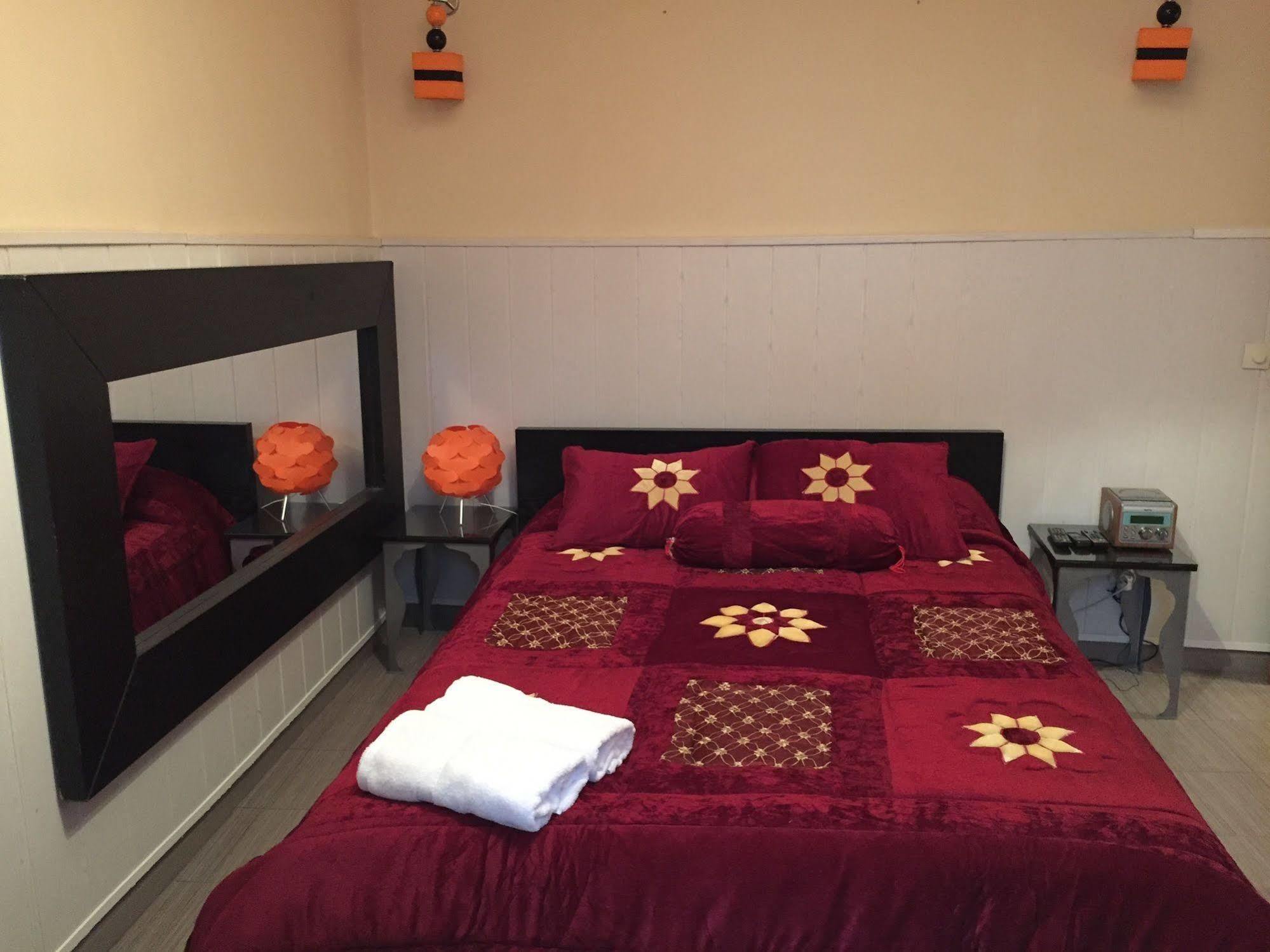 Hostal Oxum Мадрид Екстер'єр фото